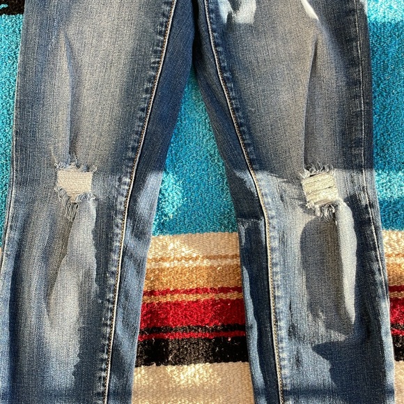 KanCan Distressed Skinny Jeans - Picture 4 of 9